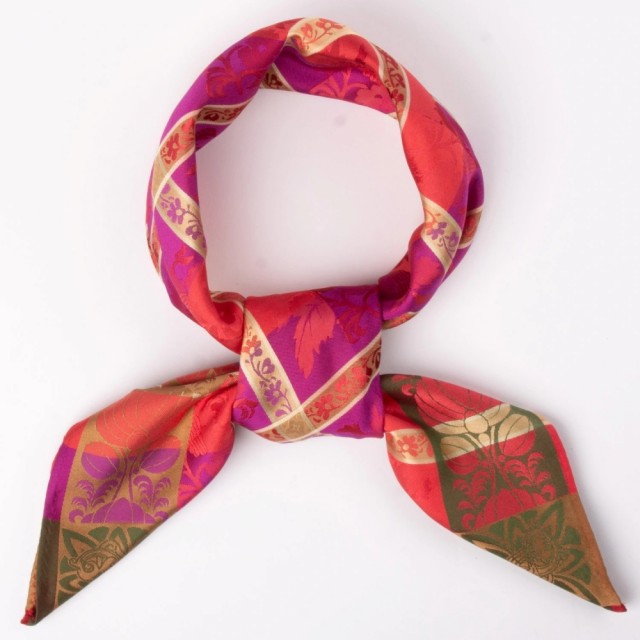 Tyrihans silkeskjerf Mimmi 03-318.038